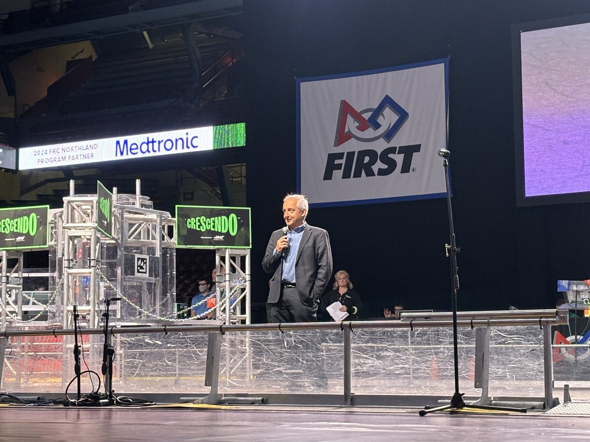 We are #UMNProud of Nikolaos Papanikolopoulos, the Director of @umn_mnri & Professor in @UMNComputerSci, who addressed the audience during the Opening Ceremonies of the Minnesota @FIRSTweets Robotics Competition at Williams Arena last Friday! @UMNews