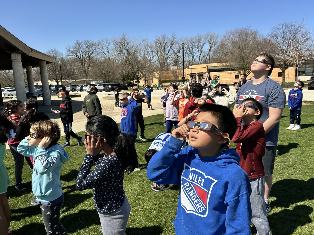 Today was truly unforgettable! Watching the solar eclipse with our students was an awe-inspiring experience. I LOVE their curiosity! 🌞🌑 @mgsd70 #inspire70