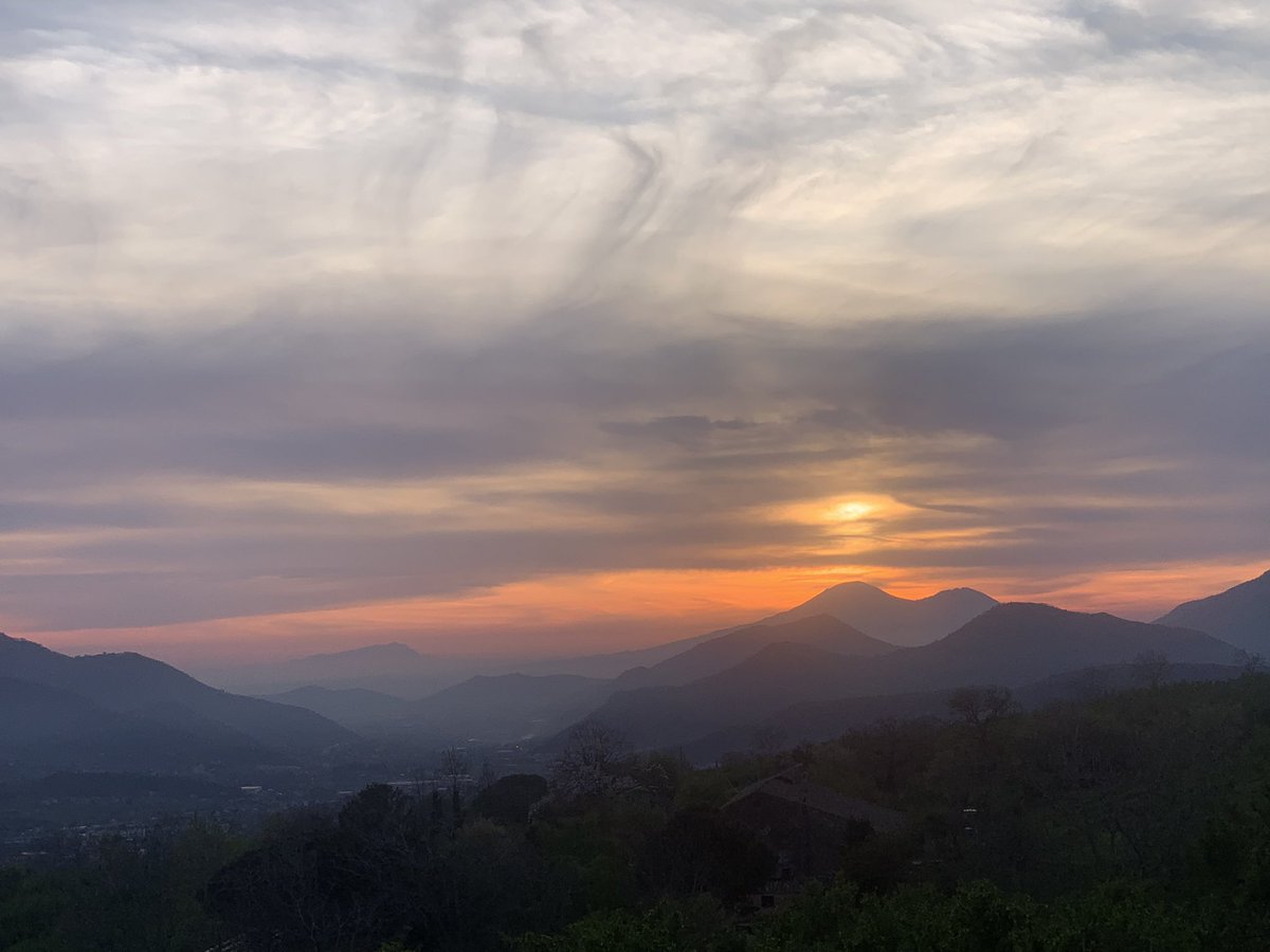 Vi regalo questo tramonto vista Vesuvio 📌