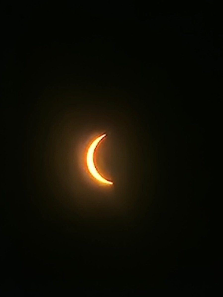 NilBerlin's tweet photo. I just received this amazing photo of today's solar eclipse from a friend in New York! It was absolutely captivating to see. #SolarEclipse #NYCSky oai_citation:1, Apr 8, 2024 - Total Solar Eclipse in New York, United States https://t.co/Ux5Ey1Lx08