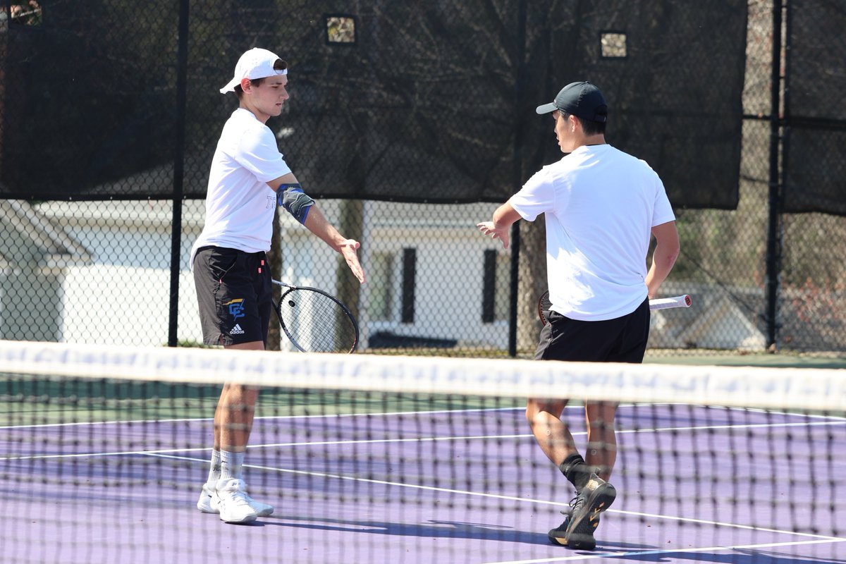 The Converse tennis teams both defeated King Monday morning in Bristol! The women earned their second sweep of the season! #GoValkyries 👩📰 shorturl.at/wFOY5 👨📰 shorturl.at/nyGI2