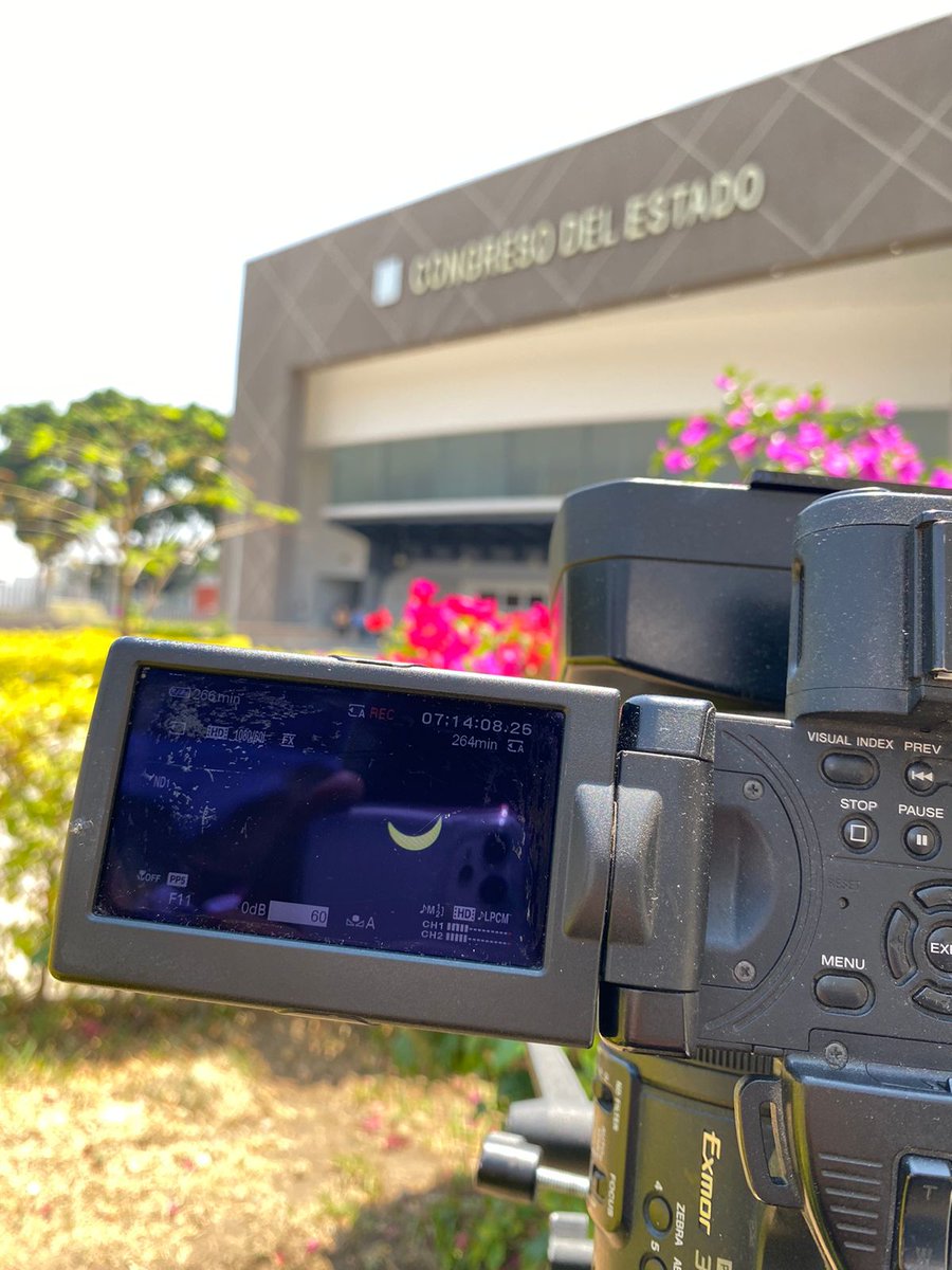 MorelosCongreso's tweet photo. 🔭 ¡No te pierdas nuestra #Fotogalería del impresionante eclipse solar total que pudimos presenciar en el Congreso del Estado de Morelos! 🌘 Descubre las asombrosas imágenes que capturamos durante este evento único en nuestra página. #EclipseSolar  #Eclipse2024 #EclipseSolar2024 https://t.co/jfVv5n0xNj