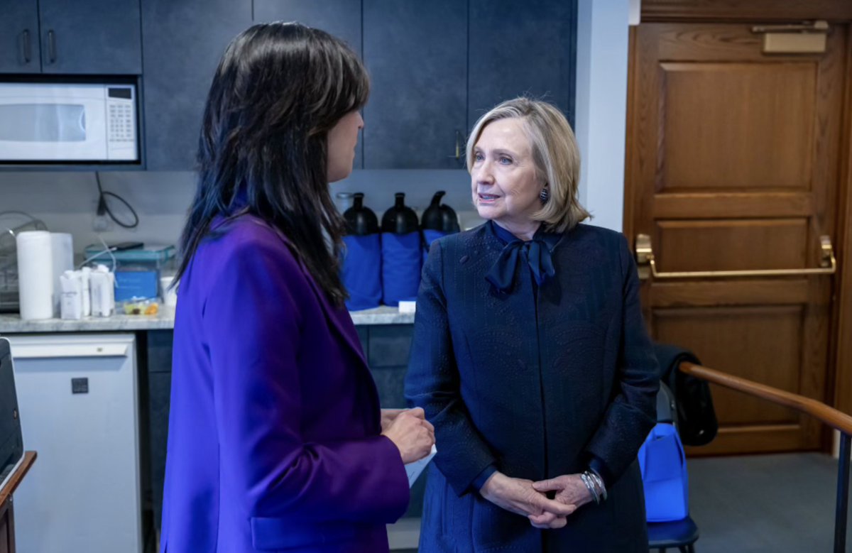 Women’s sports are having a moment, and so are women in democracy. Feeling inspired after a weekend filled with both. ❤️ @Wellesley @maura_healey @HillaryClinton @JocelynBenson @DrPaulaJohnson