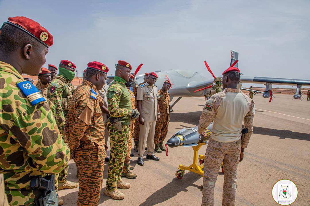 #BurkinaFaso🇧🇫 received two 🇹🇷-made Akinci drones and three new TB2 drones. The Akinci drone can carry a payload 10 times heavier than the TB2 and can reach every part of the country from its base in Sapone, south of Ouagadougou. It costs also many times more than the TB2.