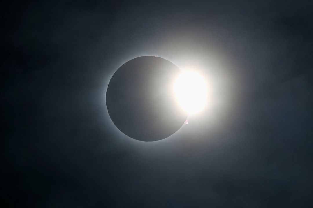 Estas son algunas de las fotos que nos dejó el #Eclipse solar de hoy. 🌘

📸 Vía Reuters / Henry Romero
.
.
.
#RollingStoneEnEspañol #RollingStone #Eclipse2024 #Mazatlán #México #EstadosUnidos #Espacio