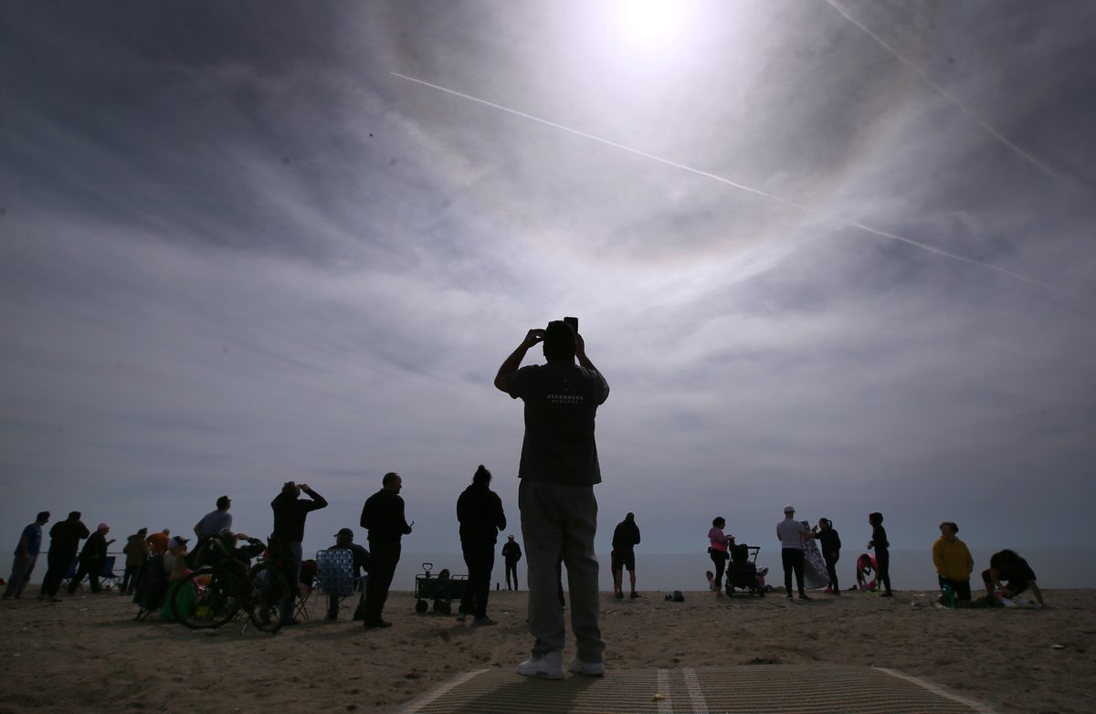 #Eclipse2024 from the Seacliff Beach in #Leamington #Ontario #Canada