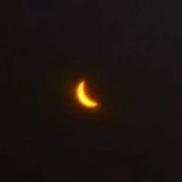TiaHauserNYC's tweet photo. Happy #Eclipse in #Aries Day 🌞🌚♈ It got dark where I'm at and it turned the street lights on https://t.co/LtuvXPrnJO