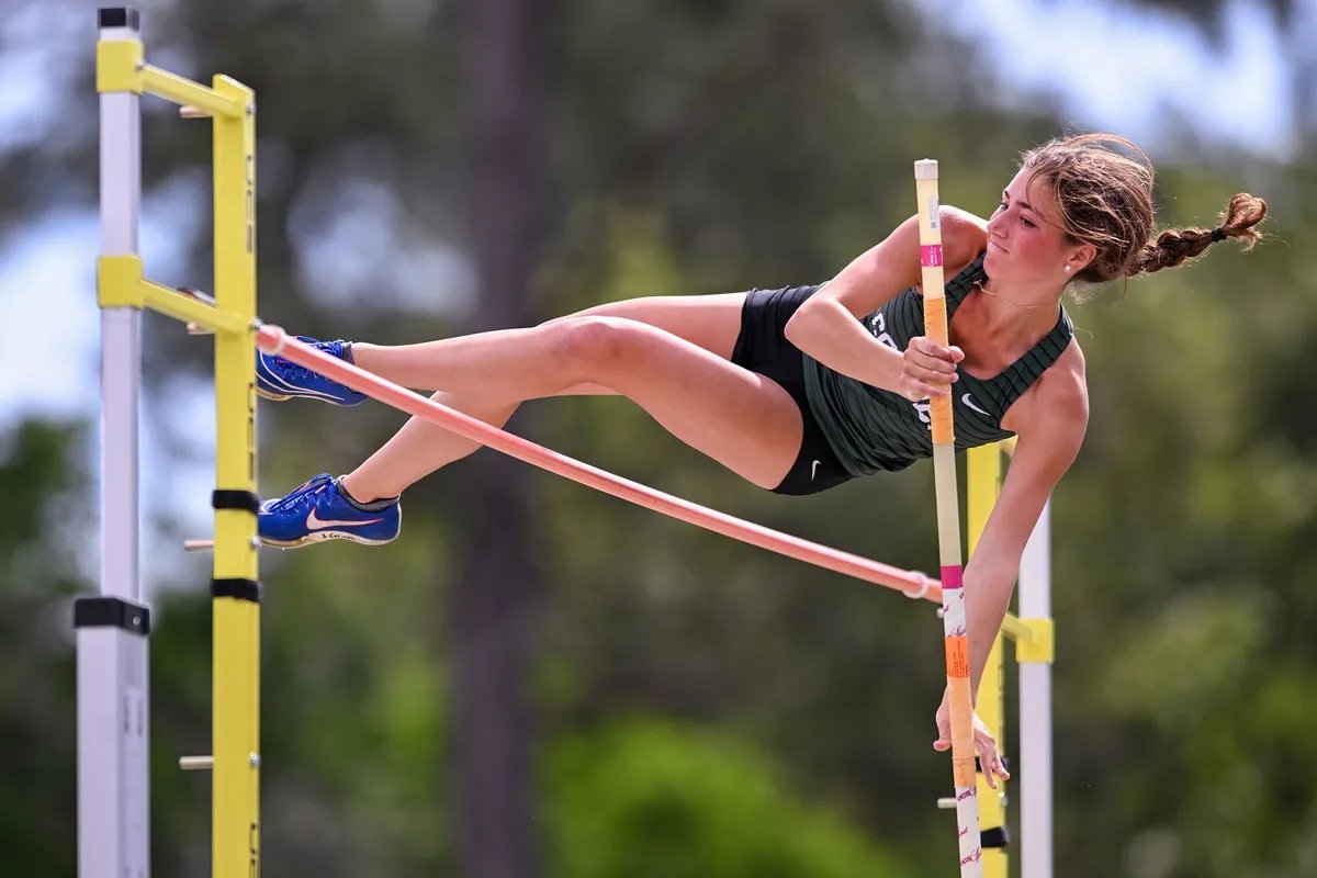 BREATHING FIRE: Cooper wins Dragon Invitational The John Cooper School hosted the Dragon Invitational over the weekend. The Dragons took first place at the event as the following relays and individuals hit the medal stand! READ:vype.com/Texas/Houston/…