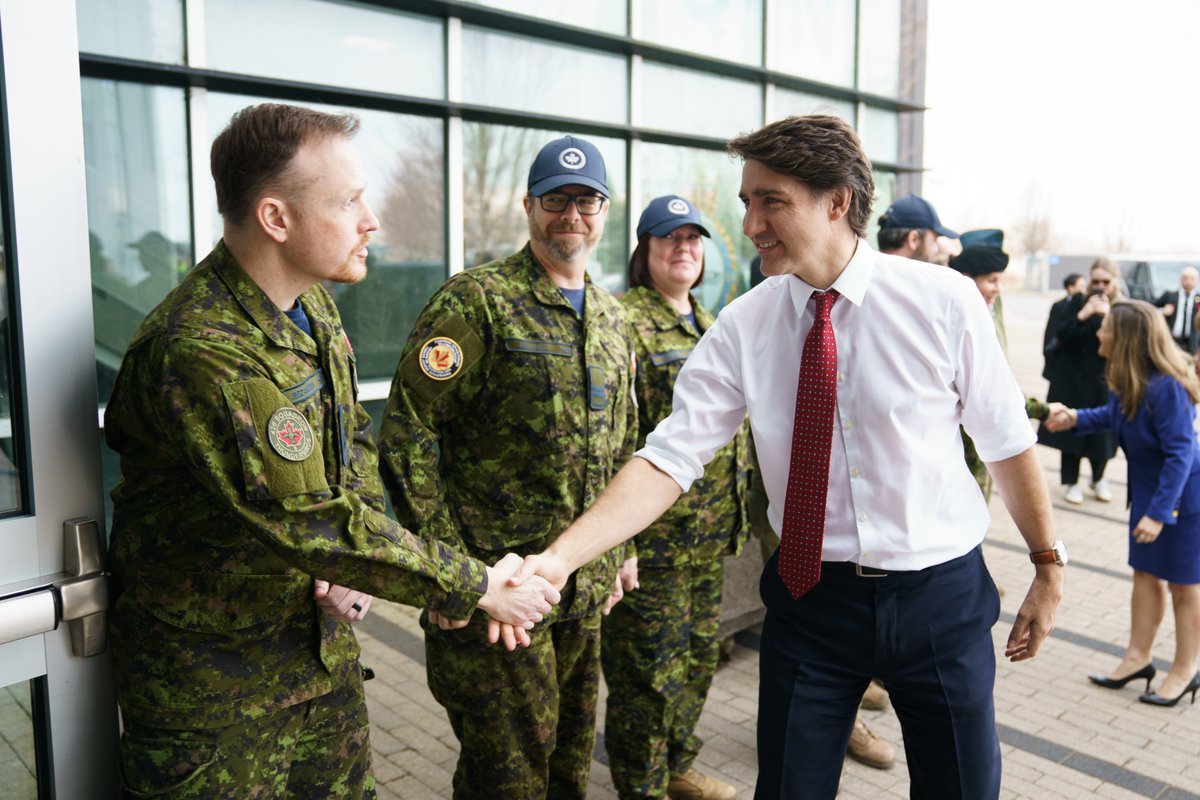 CanadianPM tweet picture