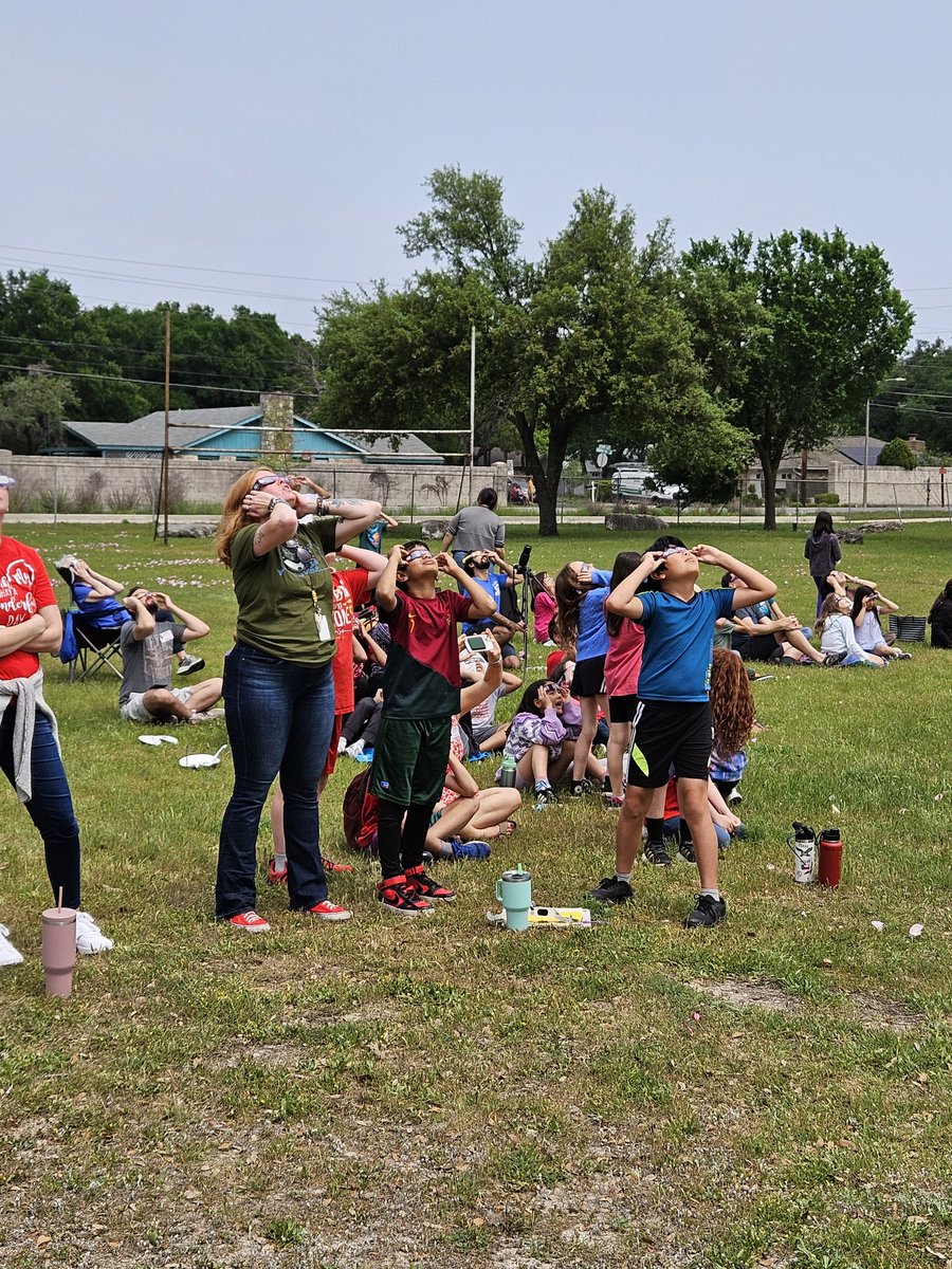 Melanie Solis (@swesprincipal) on Twitter photo Amazing family event today! We had over 200 parents join us for the eclipse and it was such a great experience! <a href="/RoundRockISD/">Round Rock ISD</a> <a href="/SpicewoodPYP/">Spicewood Elementary</a> #Eclipse2024 Amazing family event today! We had over 200 parents join us for the eclipse and it was such a great experience! <a href="/RoundRockISD/">Round Rock ISD</a> <a href="/SpicewoodPYP/">Spicewood Elementary</a> #Eclipse2024