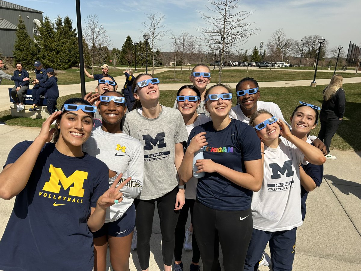 All smiles for the eclipse! #GoBlue