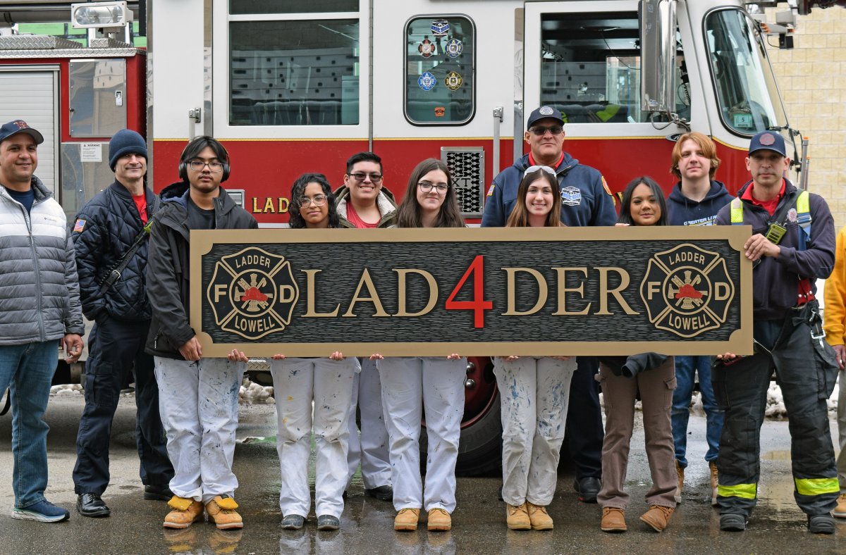 Students and instructors at @GrLowellTech_HS created new signs for the @LowellFireDept's West Sixth Street fire station and handed them over last week. Some of my photos are here: More info here: jgpr.net/2024/04/08/gre…
