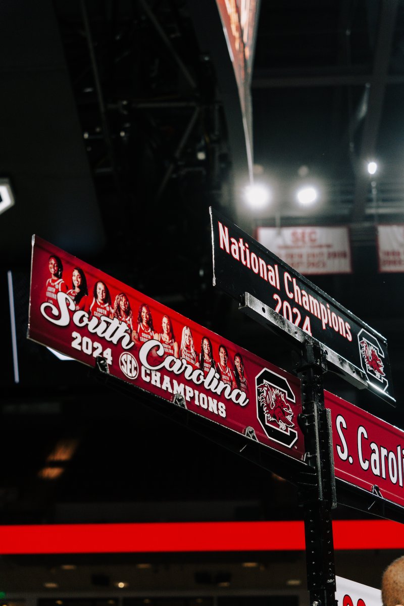 NOTHING. BEATS. LOVE. 🫶 And it was all love this afternoon at Colonial Life Arena as we welcomed home our National Champions. 🏆