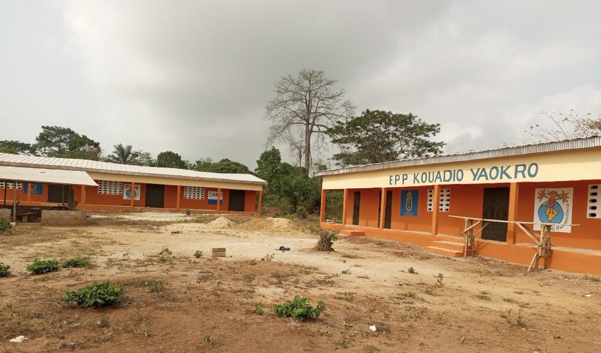 csaavedra_'s tweet photo. Hemos terminado la construcción de una nueva escuela en Costa de Marfil  para más de 150 niñas y niños. Ojalá lleguéis lejos. Buena suerte!

(Dirigir estos proyectos es pura vida) https://t.co/kwx7orWIdl