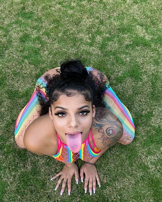 I&rsquo;m trying to see this eclipse 😈 https://t.co/4ewdCNpJyH