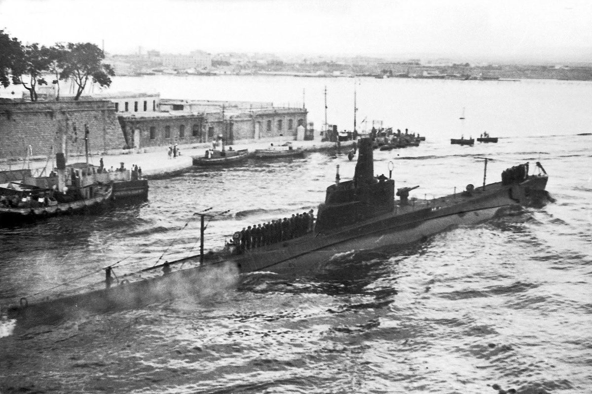 Italian submarine Alpino Bagnolini arriving at Gallipoli, Italy, on June 21, 1940. #History #WWII