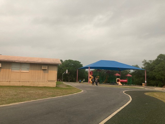 RedlandOaksES's tweet image. Getting dark @RedlandOaksES during the eclipse and during totality. 🦝@NEISD  #neisd