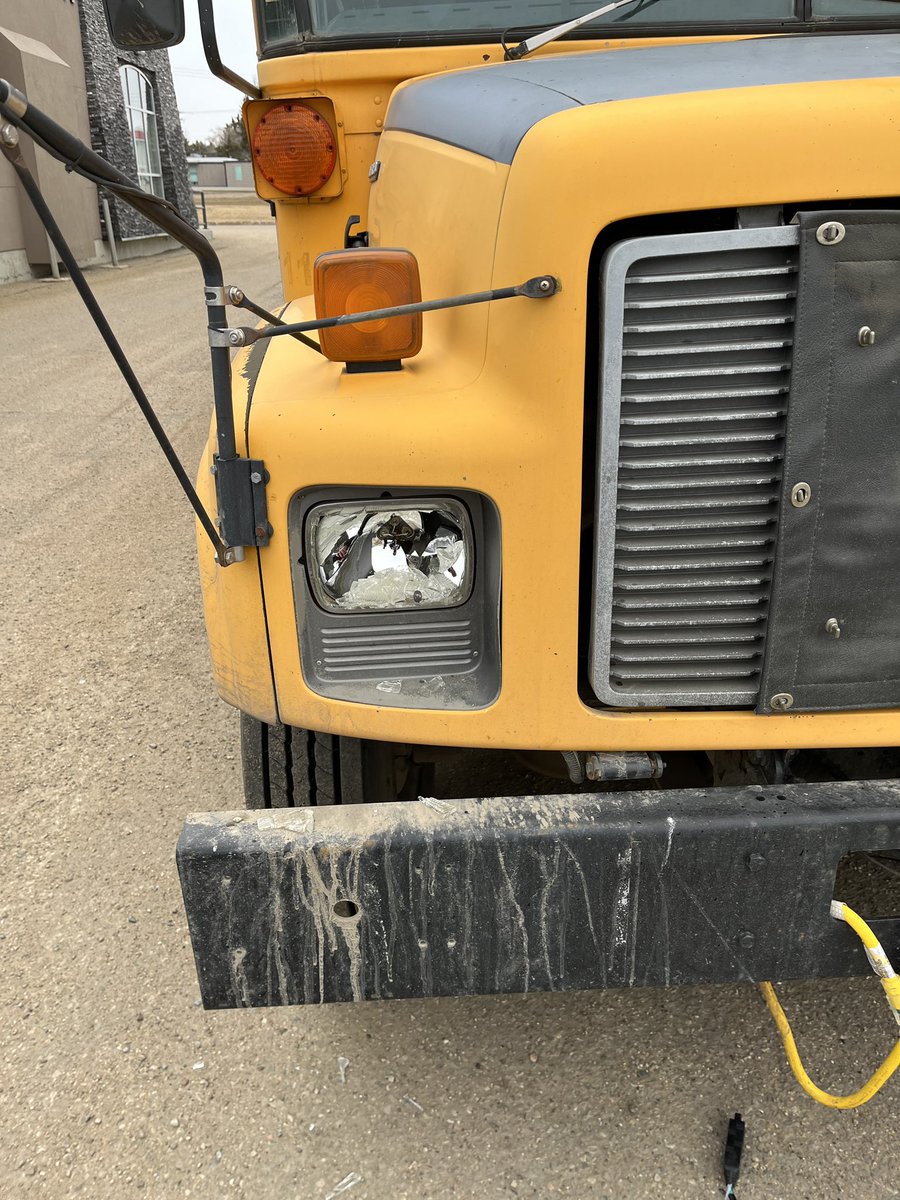 Athletics_JPHL's tweet image. *URGENT* 

Please let us know if you have any information regarding the vandalism that has happened to our Shuttle Buses. 

We are located @ 2911 50 Ave Lloydminster SK 

Any and all information is appreciated!