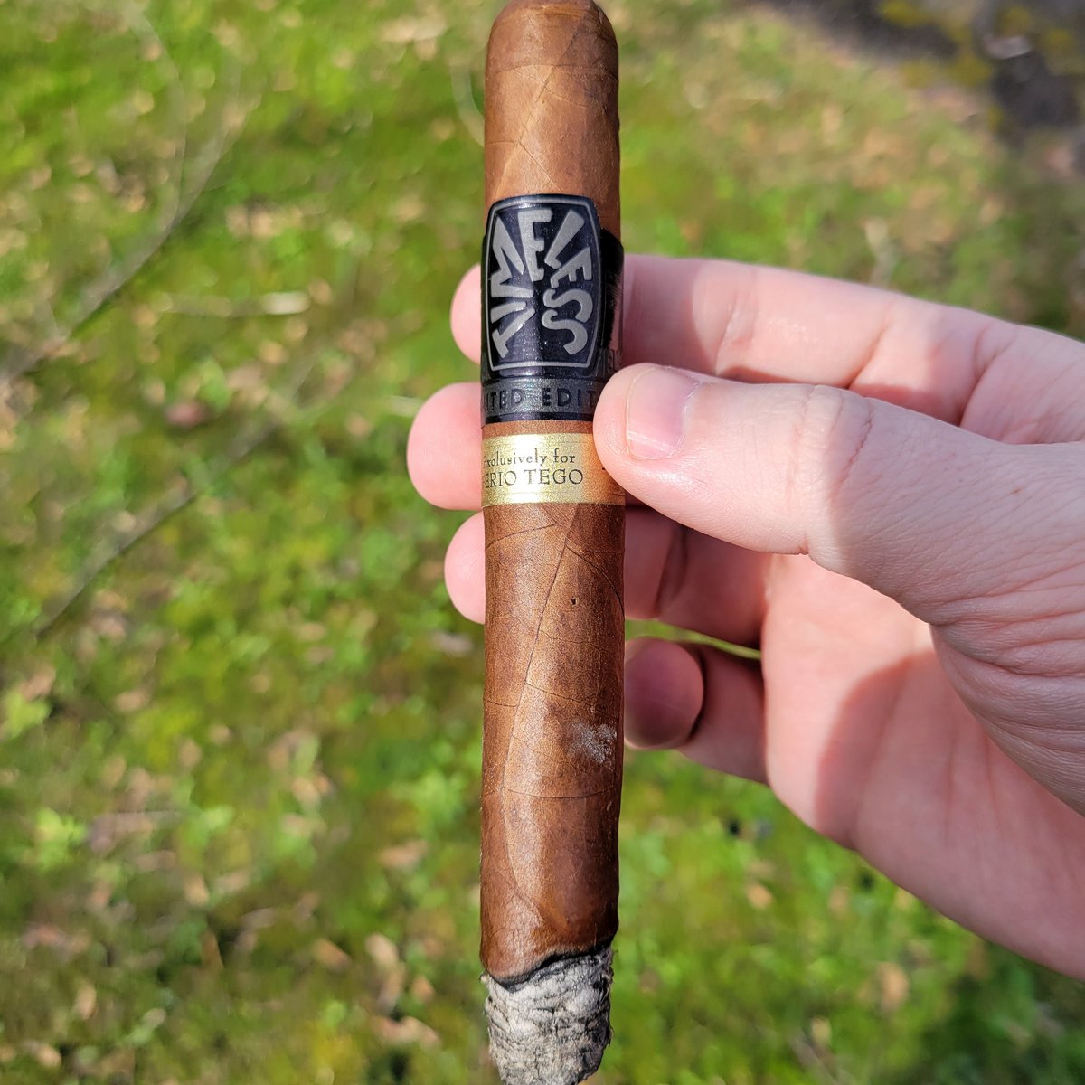 Enjoying this beautiful afternoon with this Ferio Tego Timeless Black TGS 2023 Limited Edition cigar and some YouTube on my tablet. #CigarTime 💨