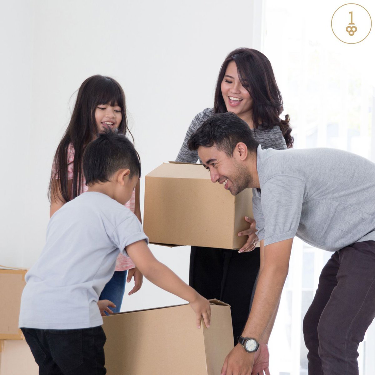 We've got 5 Strategies for seamlessly moving this spring on the #realestate advice blog: buff.ly/4ahm29t #onekeymls #movingday #realestate #realestatetips #movingtips #movingadvice #realestateadvice #realestateprofessional #realestatepro #movingout