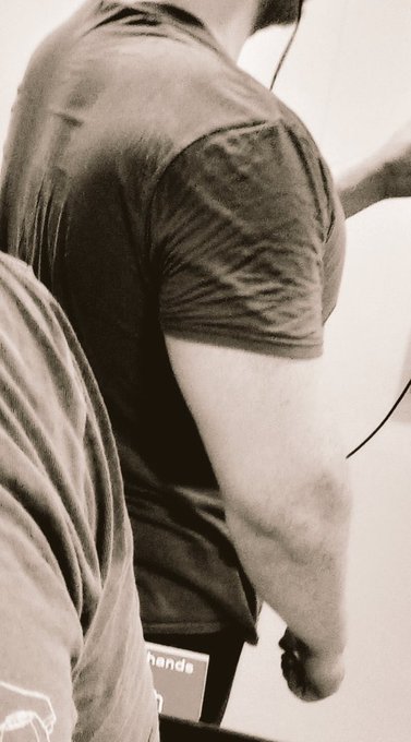 Bite my arm pwease...? https://t.co/xjDtWC68Ms