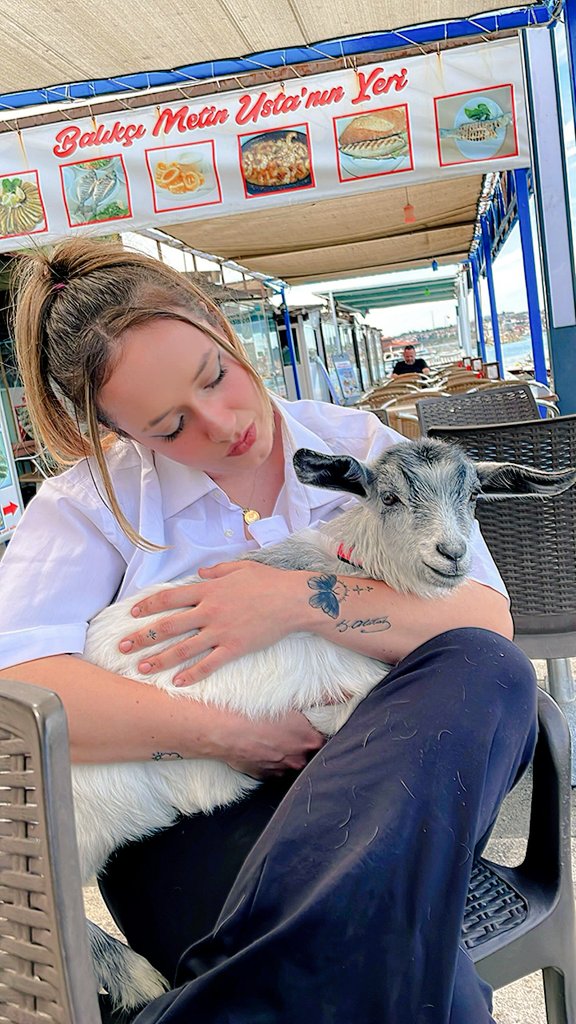 Üstüme tüy olabilir amaaa
Selam ben keçili köyün kavalcısı🤍