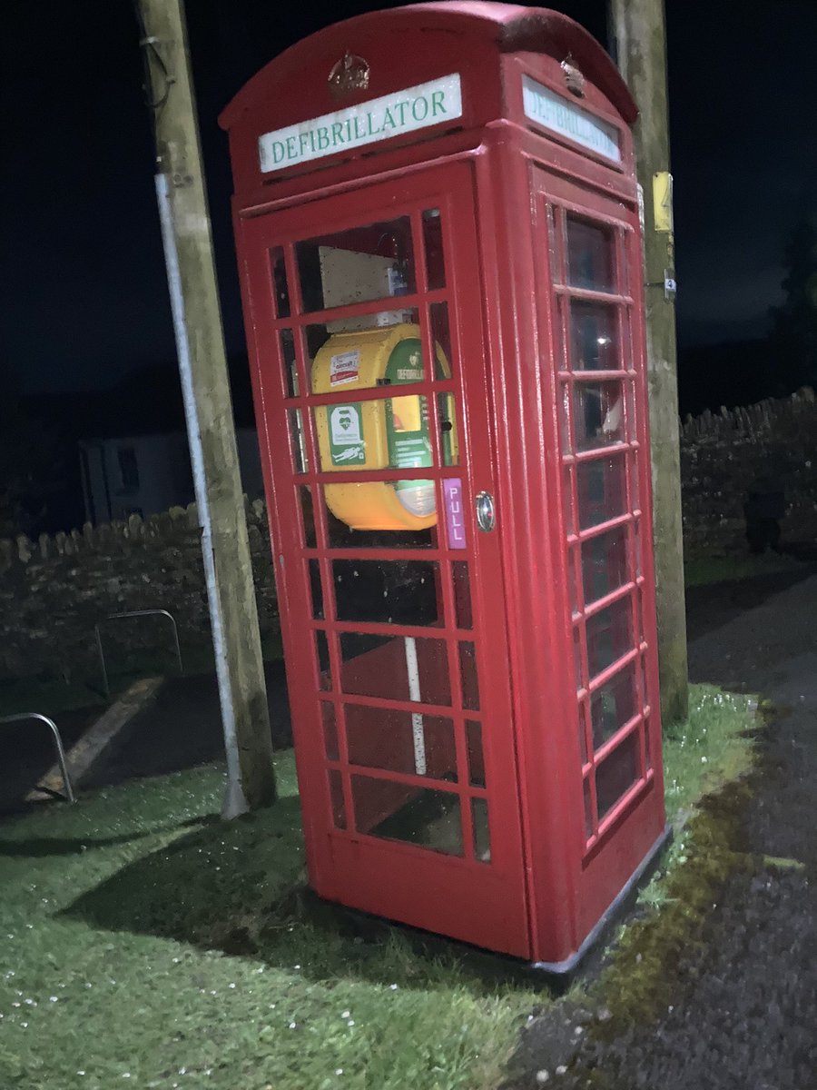Out and about checking our public access defibrillators this evening. No rest for the wicked! Did need to evict Aragog though… #TeamWAST thecircuit.uk @WelshAmbulance @JStarling_SaLC @savealifecymru @CarlPowell2 @_LeeBrooks 💚👌🏻