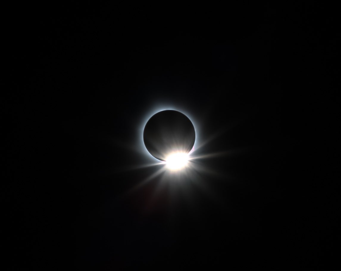 JadeoradeWx's tweet image. I am in awe. After constant repositioning, we found a beautiful place with clear skies. Experienced the moment of a lifetime with great friends! We made a fantastic team! #ARwx #Eclipse2024 📌SW of Sims, AR
