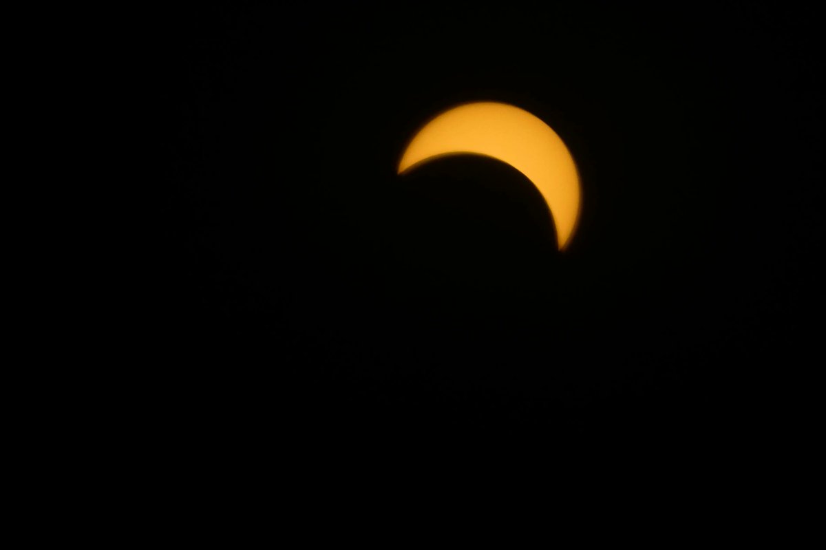 Don't worry #Boulder, @photojmatthew burnt his eyes out looking at the eclipse so you didn't have to!