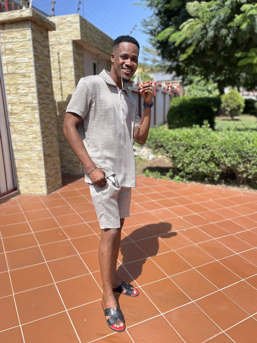 samakrabwoy's tweet photo. Happy birthday 🎂 to me 🙏🍾TYLJ https://t.co/DqGJNQlFdM