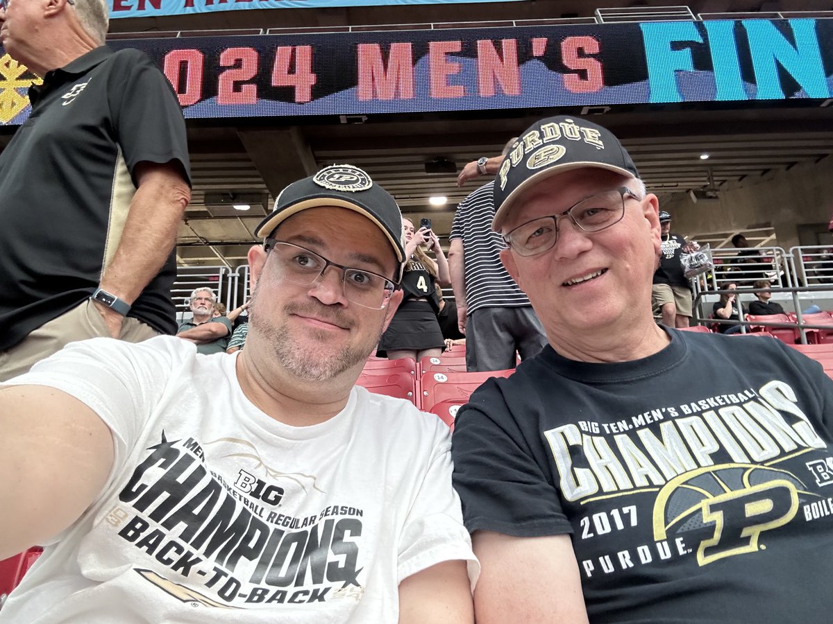 thomasdvictor's tweet photo. #Purdueselfie https://t.co/tMFRqvcJNH
