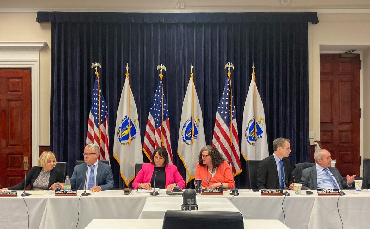 The Governor’s Council unanimously approved Gov. Maura Healey’s proposal to pardon all adult marijuana possession convictions on Wednesday. dailyfreepress.com/2024/04/04/mas…