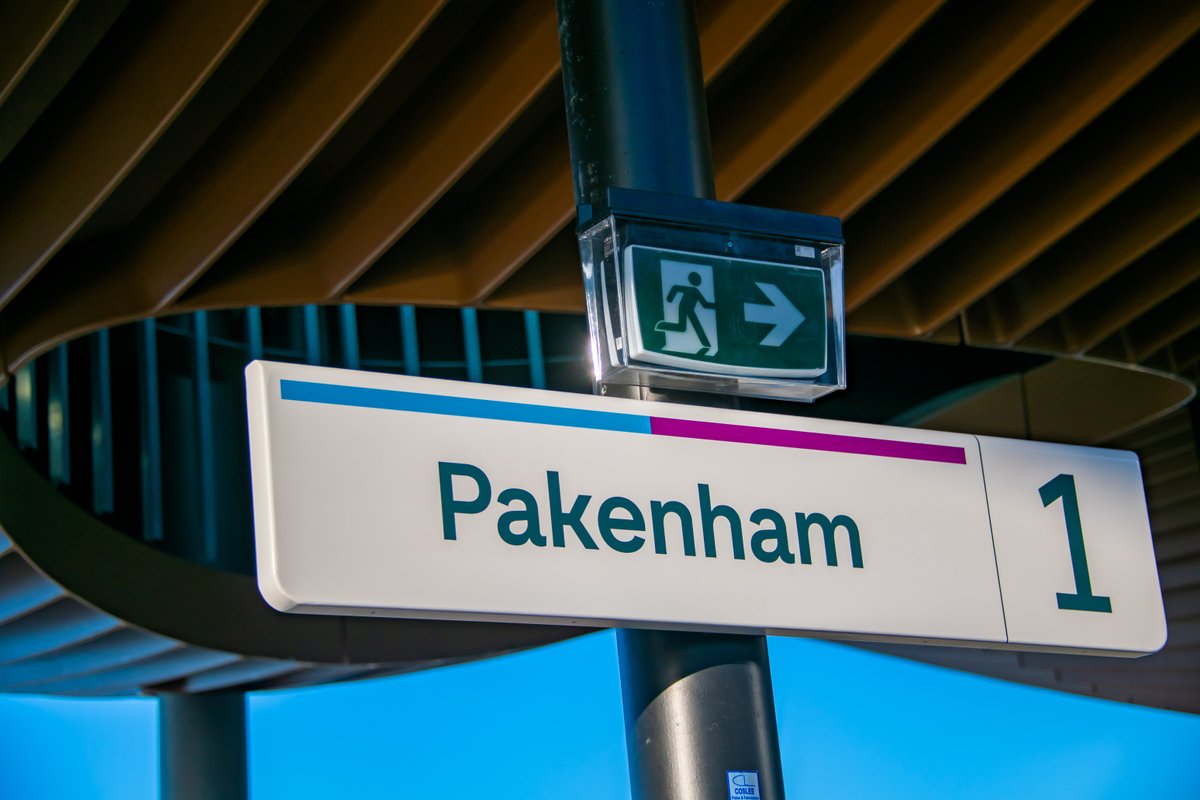 ☀️ Powering Pakenham Station one solar panel at a time! ☀️ 👀 Check out the recently installed solar panels and station signs at the new Pakenham Station. 🚉 Pakenham Station will have 80 solar panels on its roof, a 27.6 kWh solar panel system which will power the station.