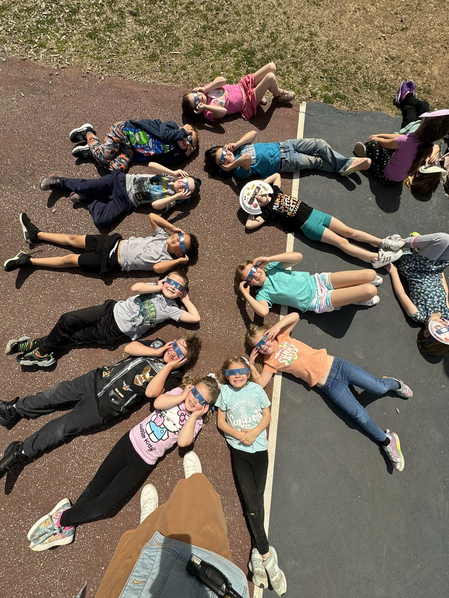 Abby Hathcock (@mrsabhat) on Twitter photo Sun/moon out, glasses out! <a href="/Sequiota/">Sequiota Elementary</a> had a great time watching the eclipse today🌘🌗🌓🌒 <a href="/officialSPS/">Springfield Public Schools</a> the quote of the day, “This is the best day of my entire life.” -Second grade Sequiota Sweetie watching until his heart’s content 🖤 #SPSUnited Sun/moon out, glasses out! <a href="/Sequiota/">Sequiota Elementary</a> had a great time watching the eclipse today🌘🌗🌓🌒 <a href="/officialSPS/">Springfield Public Schools</a> the quote of the day, “This is the best day of my entire life.” -Second grade Sequiota Sweetie watching until his heart’s content 🖤 #SPSUnited