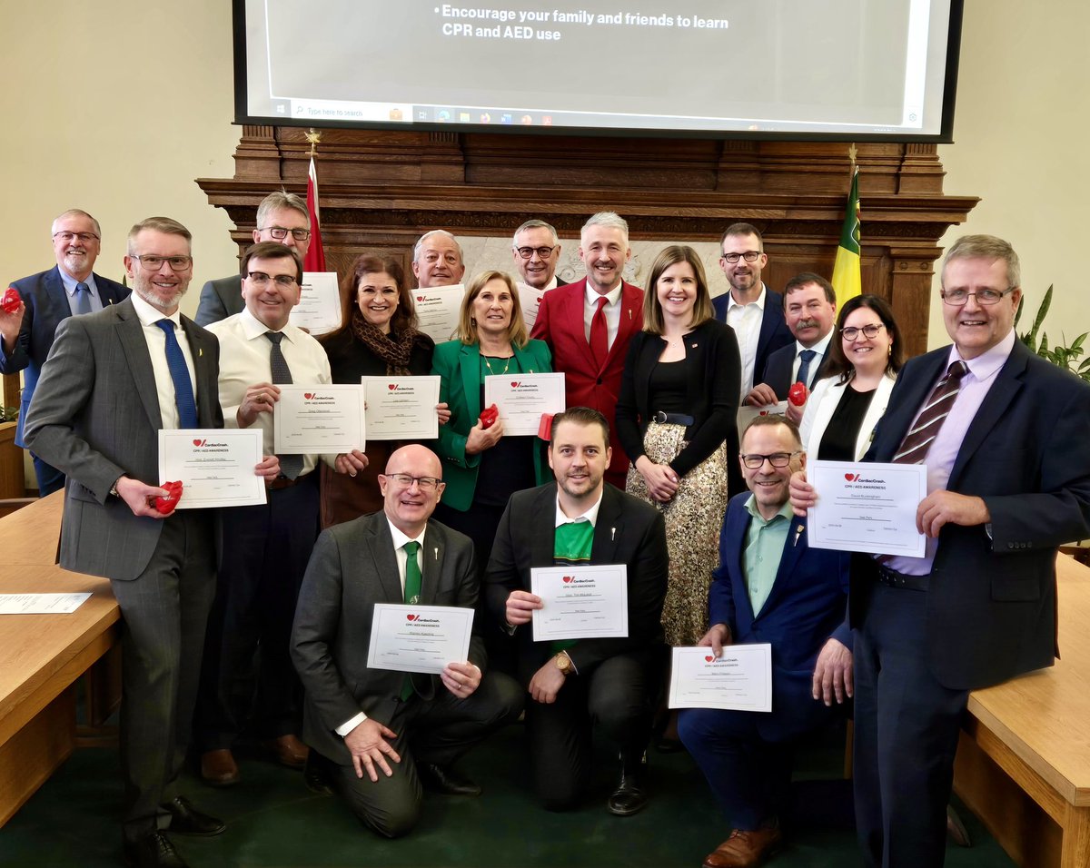 Great morning spent with the @SaskParty caucus talking about cardiac arrest and exploring opportunities to improve survival rates in SK. Each of these MLAs learned how to save a life by going through our new CardiacCrash course. Thanks to all who participated! @HeartandStroke