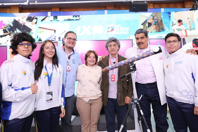 #Ahora | El presidente Nicolás Maduro anuncia el lanzamiento de la Gran Misión Ciencia, Innovación y Tecnología este miércoles 10 de abril.   #ConMaduroMasIdentidad