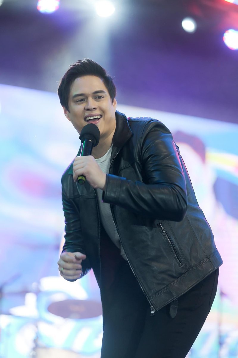 Captivating hearts with every move. 💖 #EnriqueGil #HimayaFestival @itsenriquegil | 📸 credits to: Atty. Dino Yulo