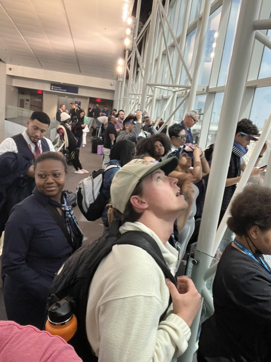 Ended up being the perfect plan. Traveling to San Diego on eclipse day and picked the layover during totality. #SolarEclipse2024 #DallasTX