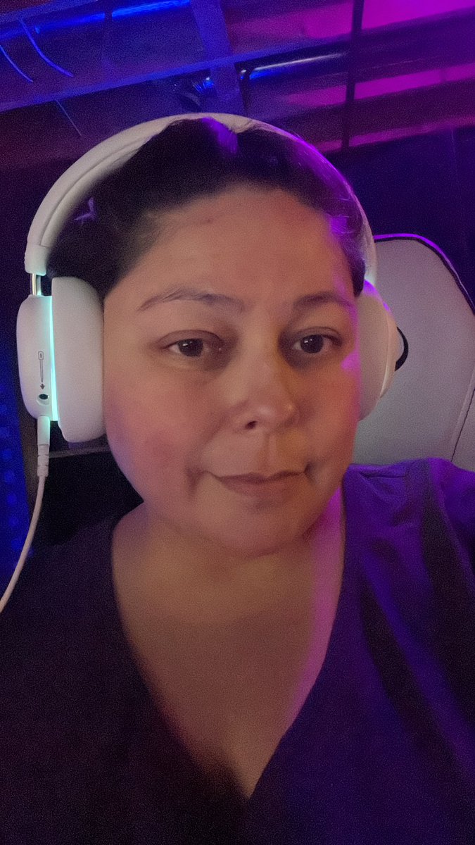 Live on Twitch and TikTok for #DBD Mondays join me #intothefog Twitch.tv/Simplyaretha