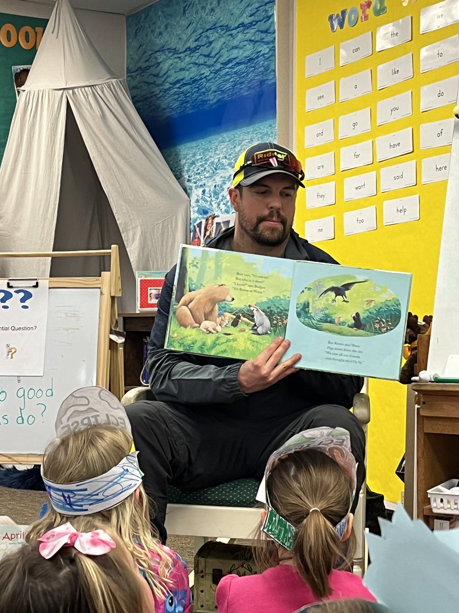 Coach Campfield visited Trailblazer Elementary today to read to Kindergarten, 1st and 2nd Grade!!! Berenstain Bears Play Football, ABC Sports and Bear Makes a New Friend. Can't wait for the next stop.