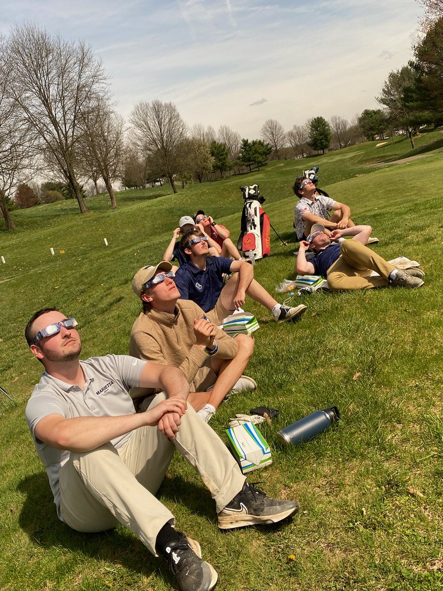 jcusports's tweet photo. How often do you get to golf during an #eclipse?

The Blue Streaks got the chance to do just that today! After watching it alongside competitors, JCU roared late to win the Muskingum Invitational!

Inside a memorable day for the Streaks: 
📰 https://t.co/VhzEP2c1rh
#WhyD3 ⚡️ https://t.co/rxaVg4eE8o
