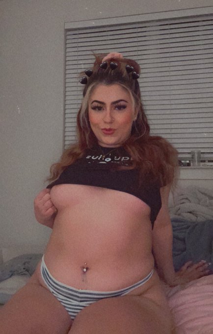 thick thighs >> https://t.co/yBZdFhrNDP