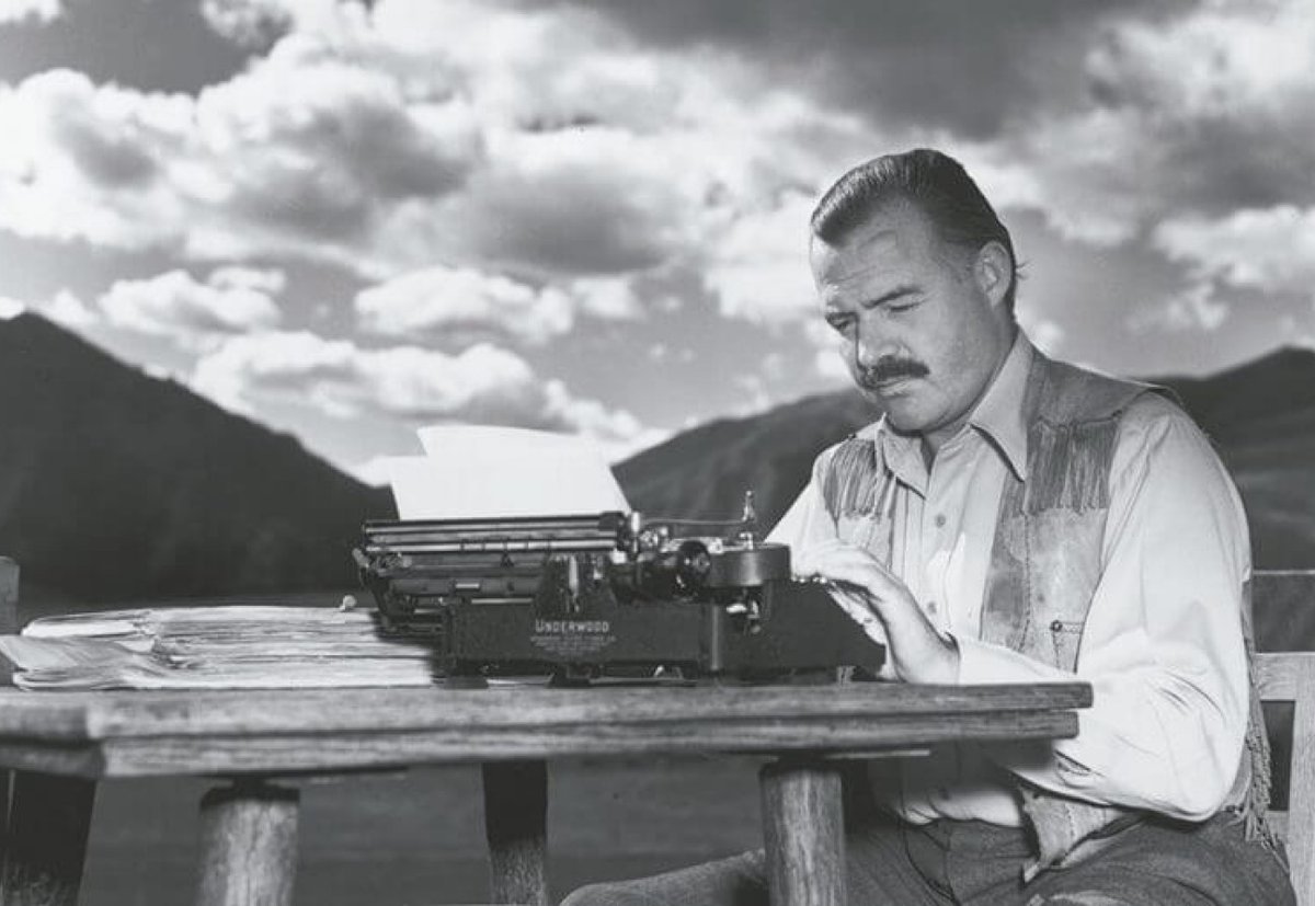 Pese a sus Muestras de Valentía e Imponente Presencia, Ernest Hemingway era un Hombre Tímido que Rehuía Hablar en Público, Inclusive hasta por Teléfono. Cuando debió Recibir el Premio Nobel, su Discurso de aceptación fue leído por el Embajador Estadounidense en Suecia.