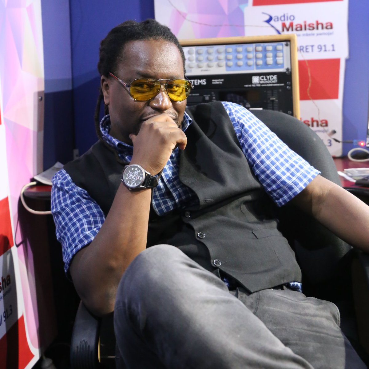 Staarabika na @nyoshgathu kutoka saa nne asubuhi hadi saa sita mchana. #Staarabika #MaishaNiBoraZaidi #RadioZaidiYaRadio