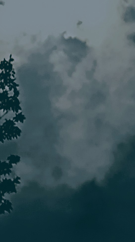 busybeeisme1963's tweet image. well that's a strange cloud after the #eclipes