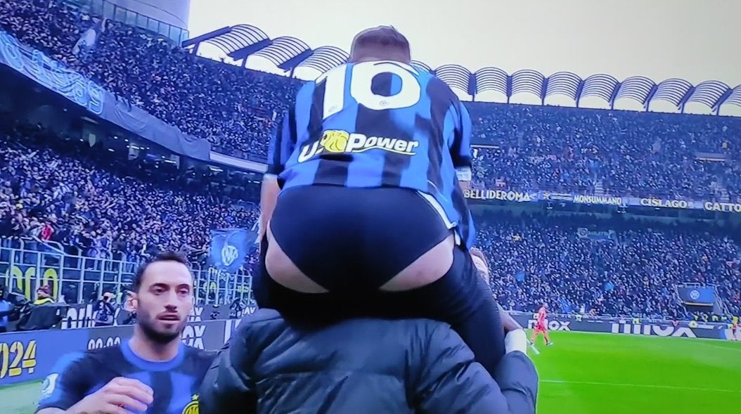 misspiaze's tweet photo. @Inter Dovevate mettere questa https://t.co/Ag5OXKbwje