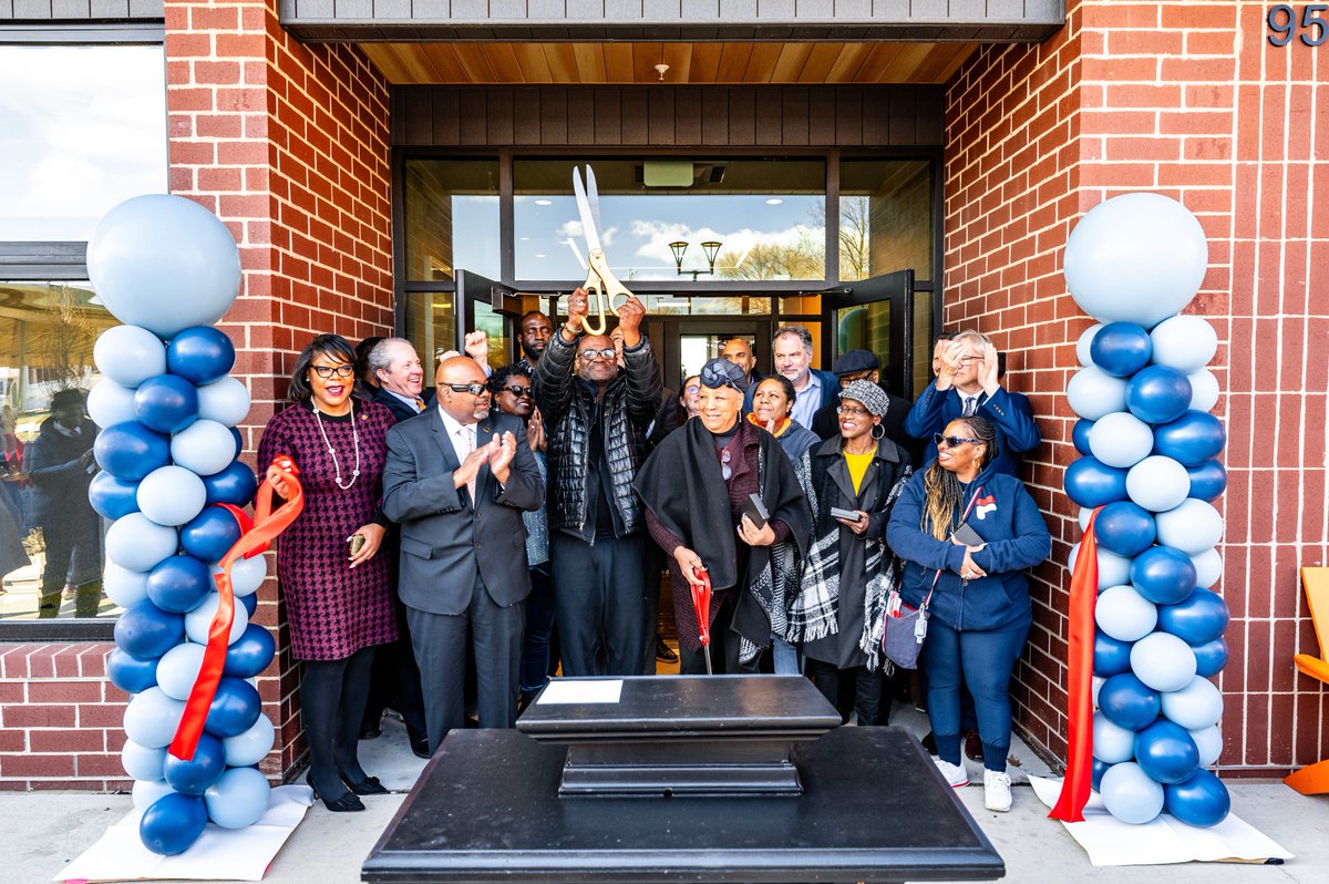 TCBCommunities's tweet image. We are thrilled to celebrate the grand opening of Woodhill Station West in Cleveland’s Buckeye-Woodhill neighborhood! We are partners with @CuyahogaHousing  to bring 120 new affordable homes to the neighborhood. #Cleveland #affordablehousing #communitybuilders