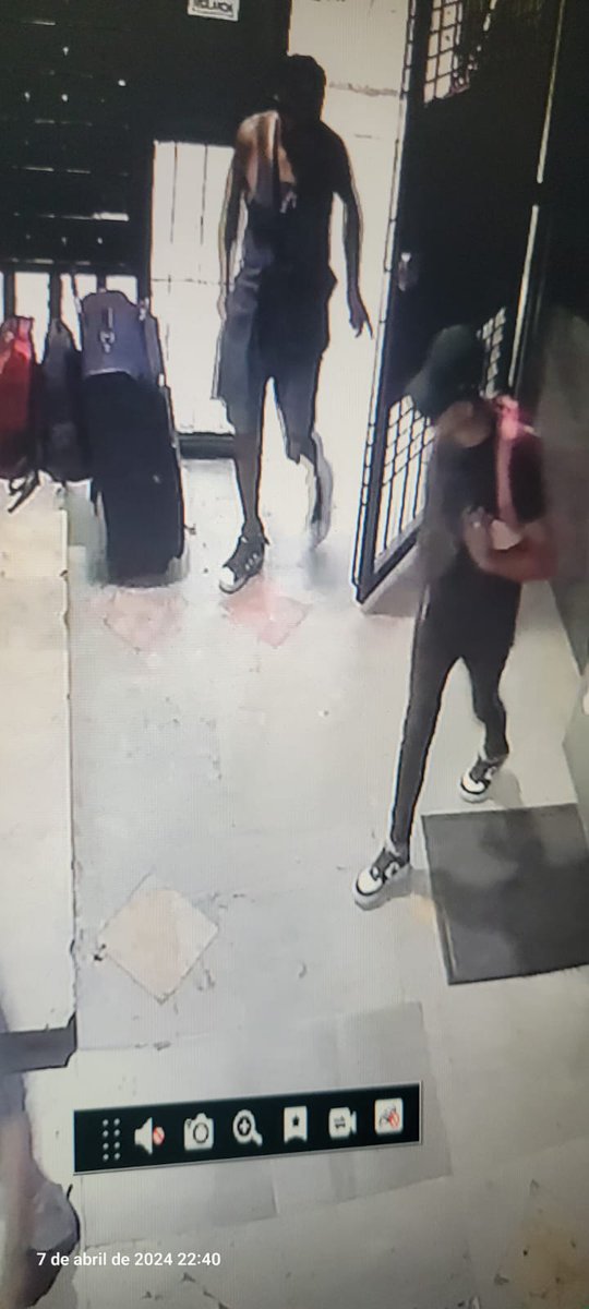 VillaDeCortesBJ's tweet photo. Estos son los tipos que ingresaron al piso 20 de la Torre Zacatecas en Tlatelolco. https://t.co/8x7u97Cwn3