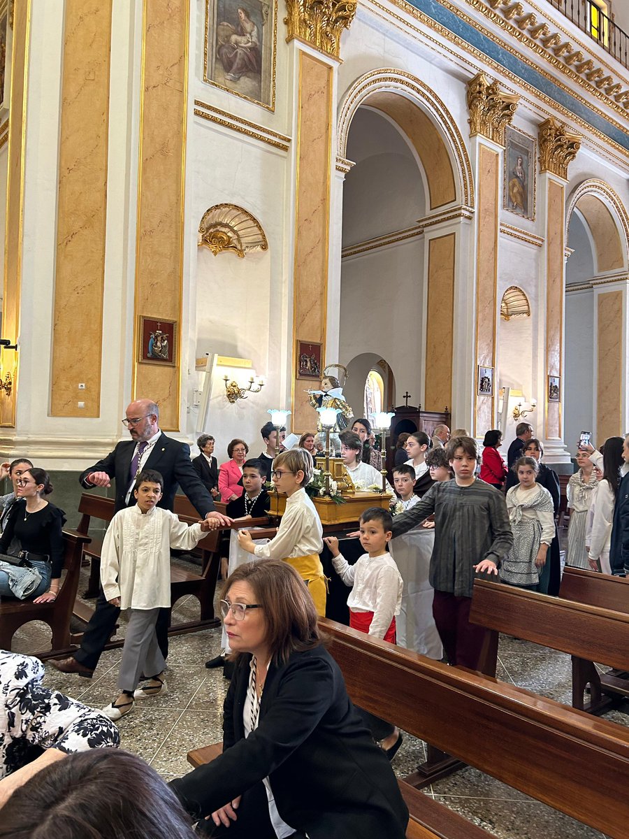 PPRIBARROJAT's tweet photo. ✝️ Hui és un dia especial per als valencians! Celebrem la festivitat de Sant Vicent Ferrer, el nostre patró. 

🍽️ Ahir vam estar a la carpa sopant i disfrutant del @cuadroartistico.vilamarxant 🔝

⛪️ I huí hem assistit a la missa en el seu honor.

Visca Sant Vicent Ferrer! 🙌🏼 https://t.co/K0fmhay48H
