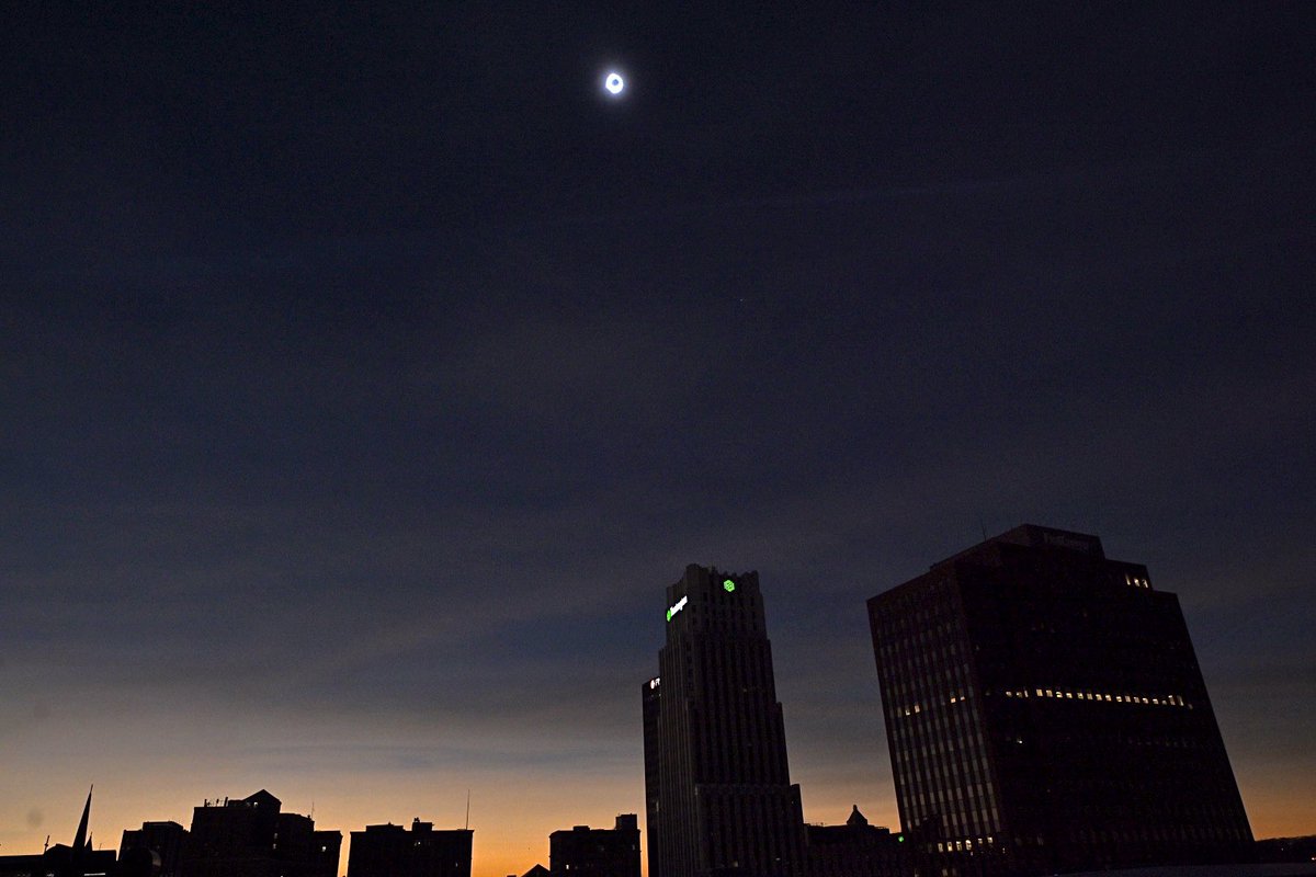 Eclipse over Akron. 🌙 🌕 🌖 #eclipse #akron #akroneclipse #PathOfTotality